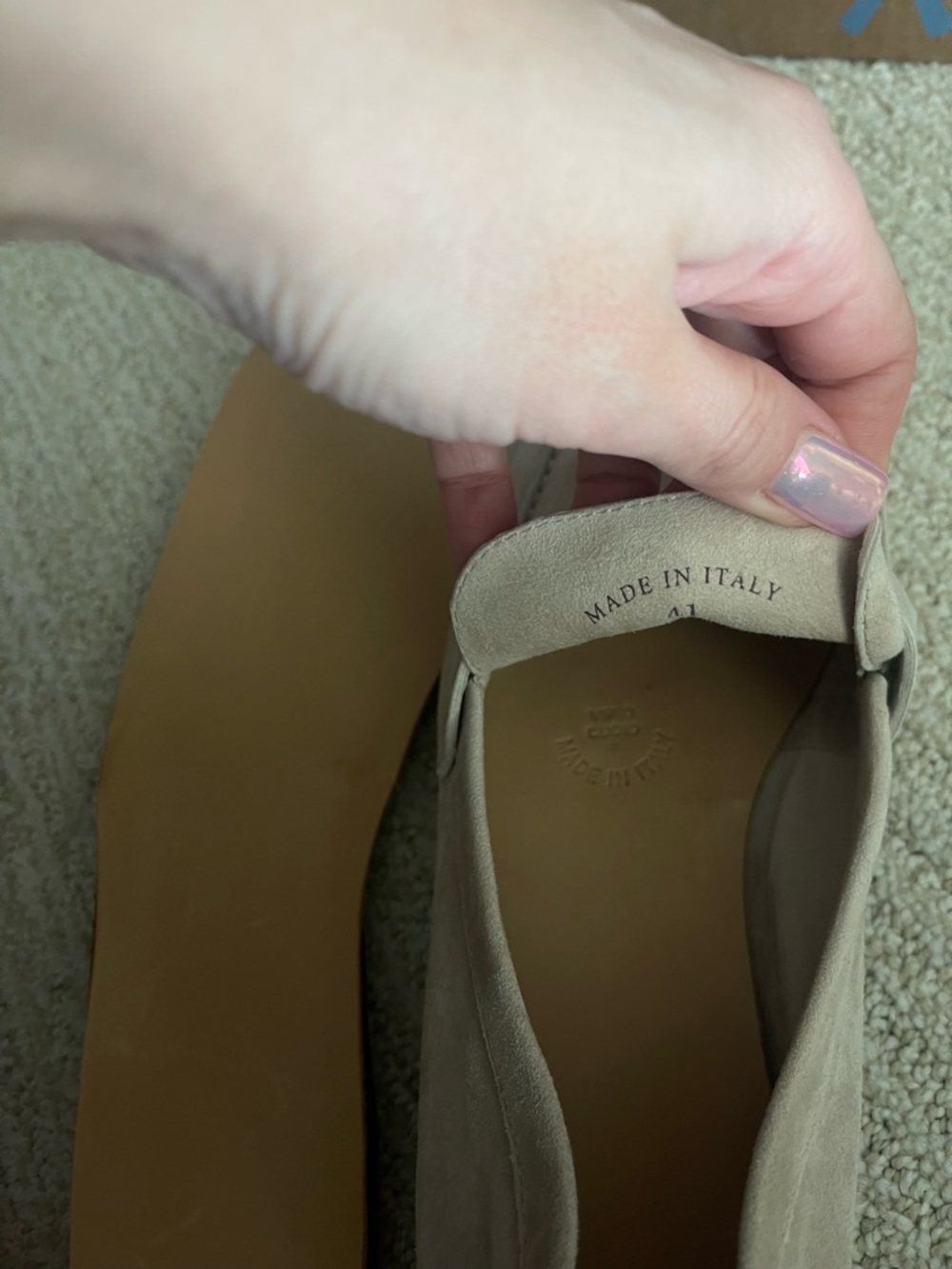 NWOB GENUINE SOFT SUEDE LOAFERS IN CRÈAM / BLUSH EUR41/ US9 - Picture 8 of 9